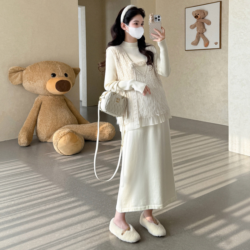 孕妇装2025秋冬季新款韩版时尚重工钩花马甲+软糯打底裙孕妇套装|undefined