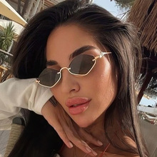 ��Ůͬ����ٰ��̫��R�·f������߅����߅ī�R���s�r��ɳ�����R