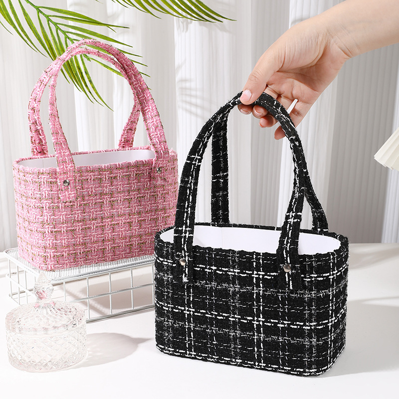 Small Fragrance Style Teacher's Day and Chinese Valentine's Day Gift Box, Flower Box, Floral Gift Box, Ready-Made Gift Basket for Teachers, Wholesale