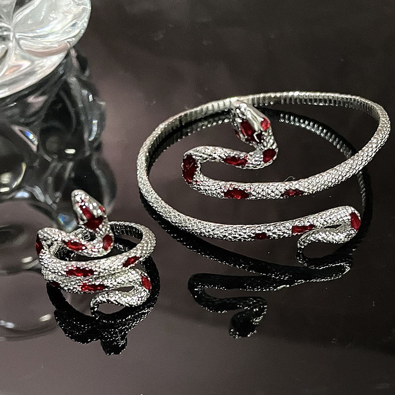 11g Weight Silver Plated Plating Material Elegant Snake Alloy Enamel Silver Plated Women's Bangle