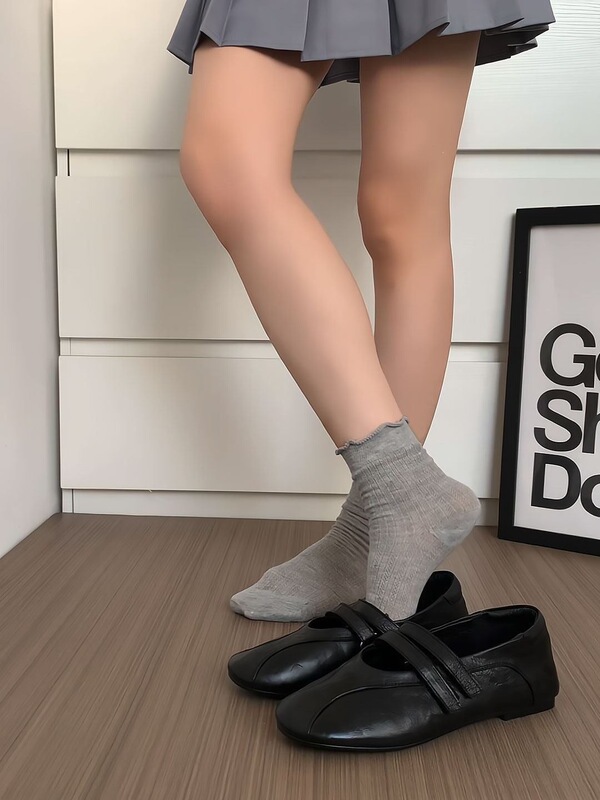 Seaweed Bird brand college-style black shiny Mary Jane shoes make legs look longer and slimmer, stylish and elegant, suitable for pairing with JK skirts