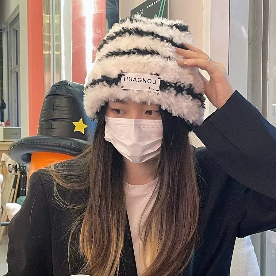 Cappello invernale caldo in lana a righe da donna, antivento, per autunno/inverno, snellente, alla moda e versatile_voghion.com