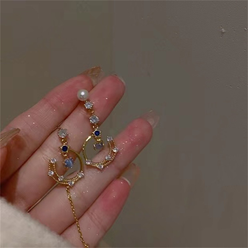 Fashion Asymmetrical Alloy Plating Inlay Artificial Gemstones Women's Drop Earrings 1 Pair display picture 1