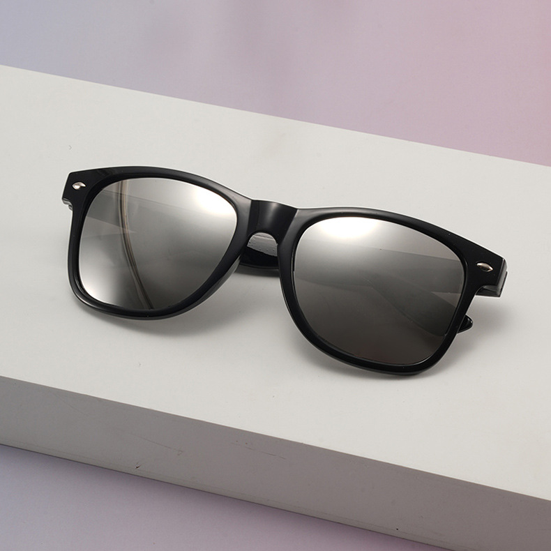 Gafas de sol retro de moda 2025, estilo caramelo con clavos de sombrilla de arroz, venta al por mayor directa de fábrica
