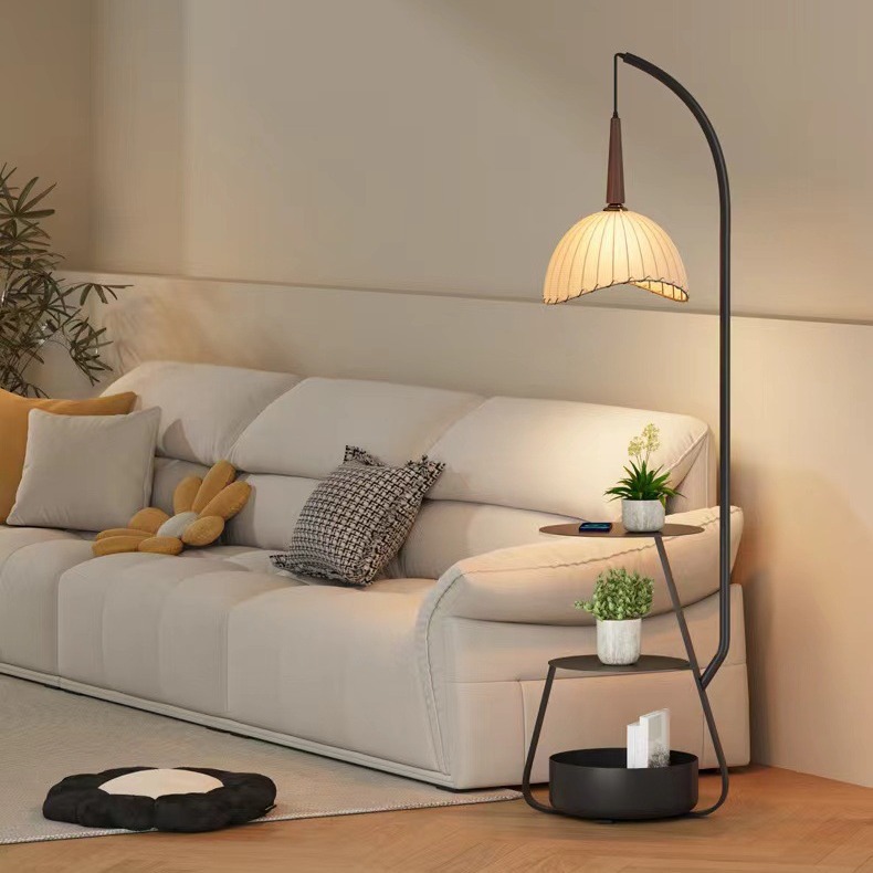 Lámpara de Pie con Mesa Integrada de Hierro y Tela, Altura Ajustable, Luz LED, para el Hogar