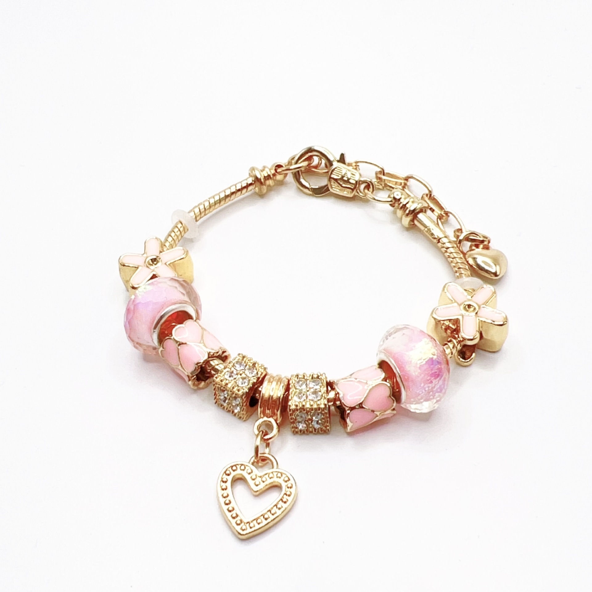 春夏の新型の小清新で甘い少女風のストライプの花の愛の蝶の数珠のブレスレットの透かし彫りのダイヤモンドの手の串