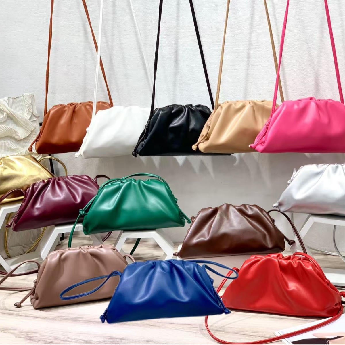 Elegant Pleated Cloud Dumpling Shoulder Bag For Women Handbag_voghion.com