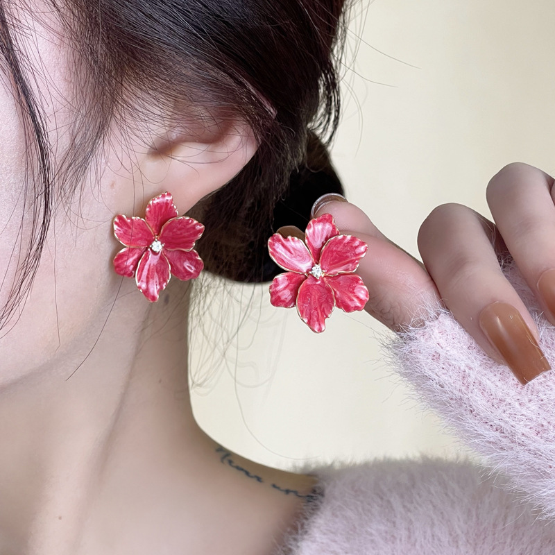 Brand elegant fashionable earrings