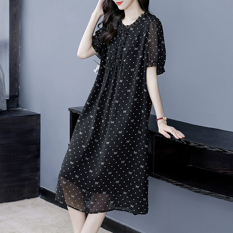 Весенне-летняя одежда для женщин больших размеров, шифоновое платье средней длины с короткими рукавами, в стиле французского кэжуал, с рюшами и в горошек, омолаживающее и стройнящее.