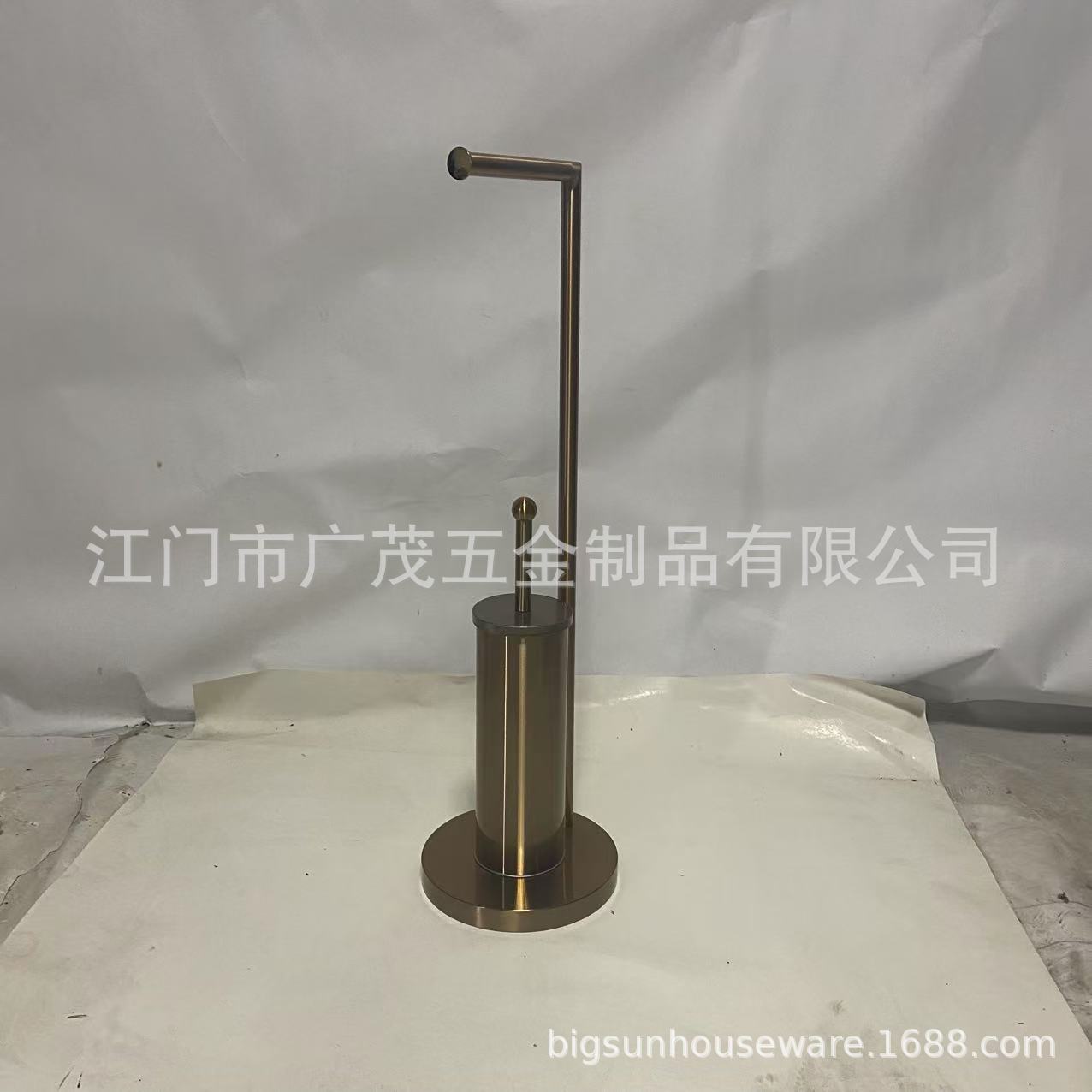 Cepillo de inodoro vertical inodoro 304 acero inoxidable piso inodoro cepillo de limpieza perforación antiolor tubo largo pared inodoro