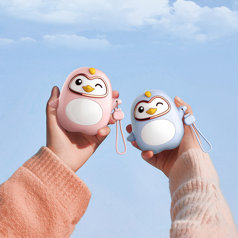 New cute pet penguin pendant USB charging portable warm baby hand warmer hand warmer electric warmer