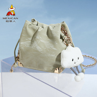 �����˰���Ů���¿�б���ˮͰ���r��С����p��ͨ�ڰ��μ��Ů��