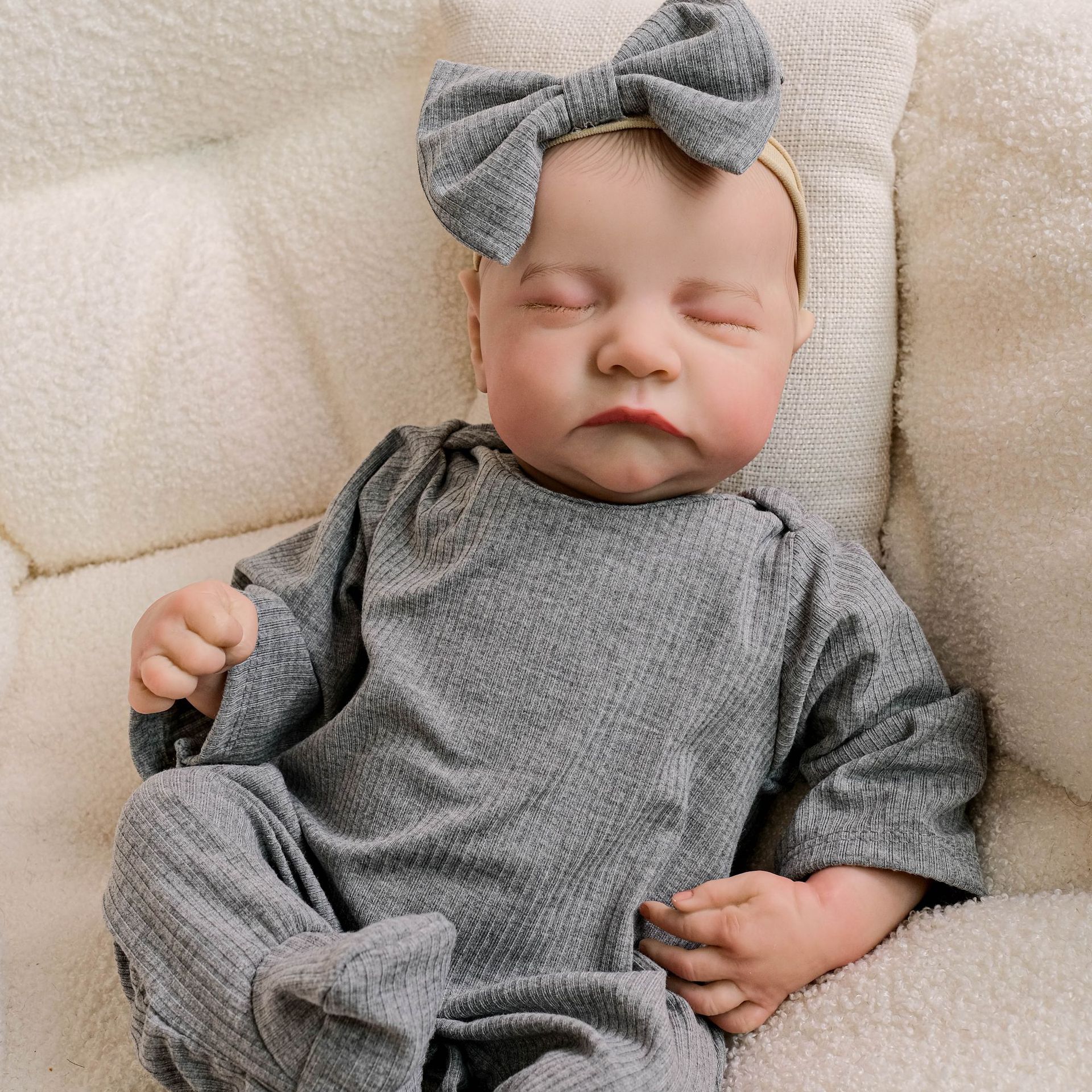 18 pulgadas reborn Levi Grey Jumpsuit lindo simulación muñeca renacida suministro de comercio electrónico transfronterizo