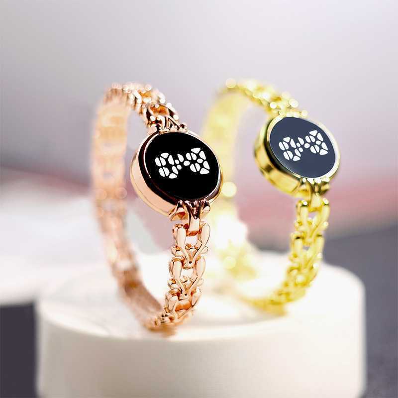 New Versatile Retro Chain Watch for Women, Simple Watch for Students, Fashionable Compact Led Electronic Watch for Girls Wholesale