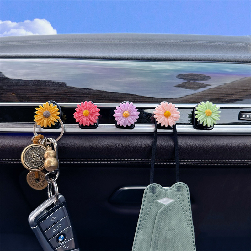 Nuevos adornos interiores de girasol para automóviles, lindos adornos para sacudir la cabeza, adornos para la consola central en el automóvil, pequeños adornos