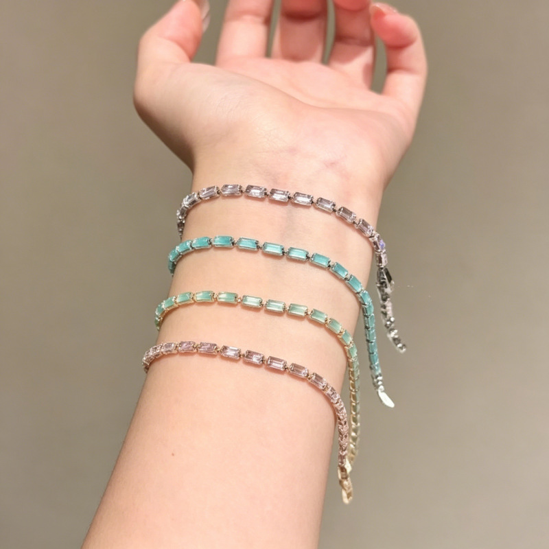 Light Blue Square Diamond Bracelet for Women, Niche Fine Design, High-End Chain Bracelet, Summer Non-Fading, Cool and Elegant Hand Accessory Light Blue Square Diamond Bracelet for Women, Niche Fine Design, High-End Chain Bracelet, Summer Non-Fading, Cool and Elegant Hand Accessory