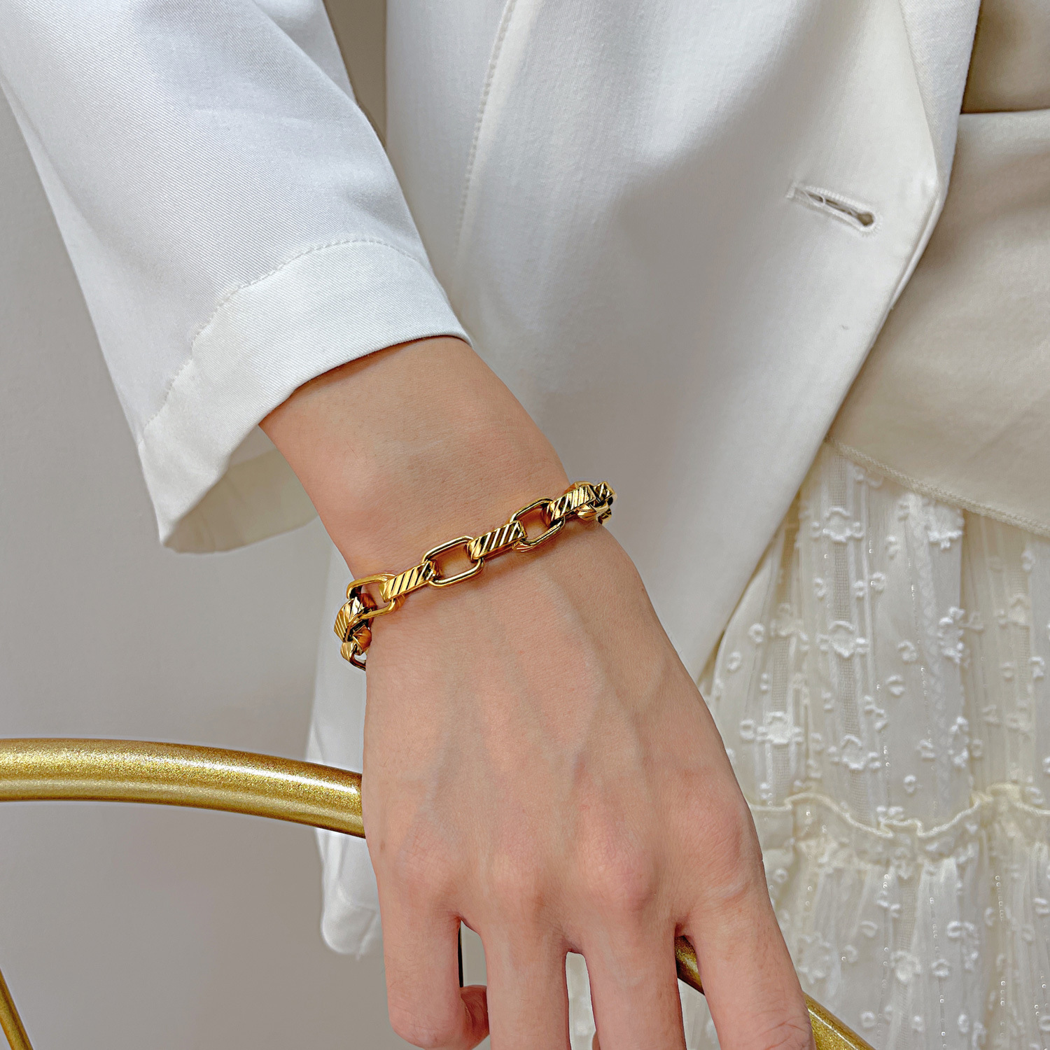 European and American Fashion Personality Hip-hop Style Stainless Steel Accessories Trend Diagonal Men's and Women's Titanium Steel Bracelet_voghion.com