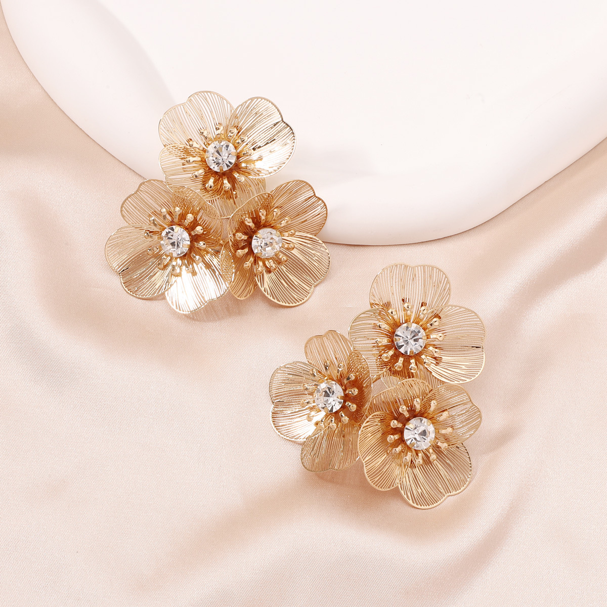 Sweet Flower Plating Inlay Zinc Alloy Artificial Diamond Ear Studs display picture 6