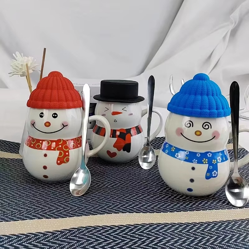 Navidad muñeco de nieve taza de cerámica encantadora con sombrero Qin Sheng taza de agua de cerámica taza de regalo de vacaciones cubiertos diarios