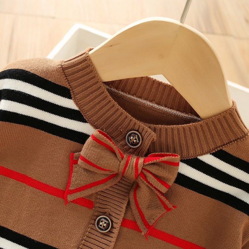 Ragazze 2023 Autunno/Inverno New Western Stripe Bambina lavorata a maglia di lana alla moda Abito a pieghe Set di due pezzi_voghion.com