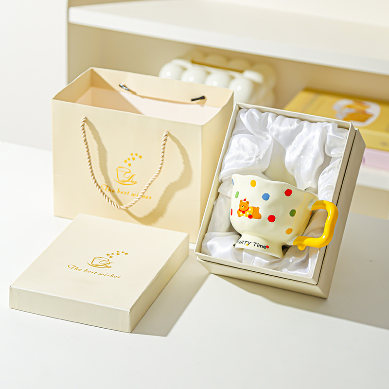 Taza de cerámica de moda creativa Regalo de oficina Taza para el hogar Taza de café Taza de agua Taza de desayuno Feliz cumpleaños