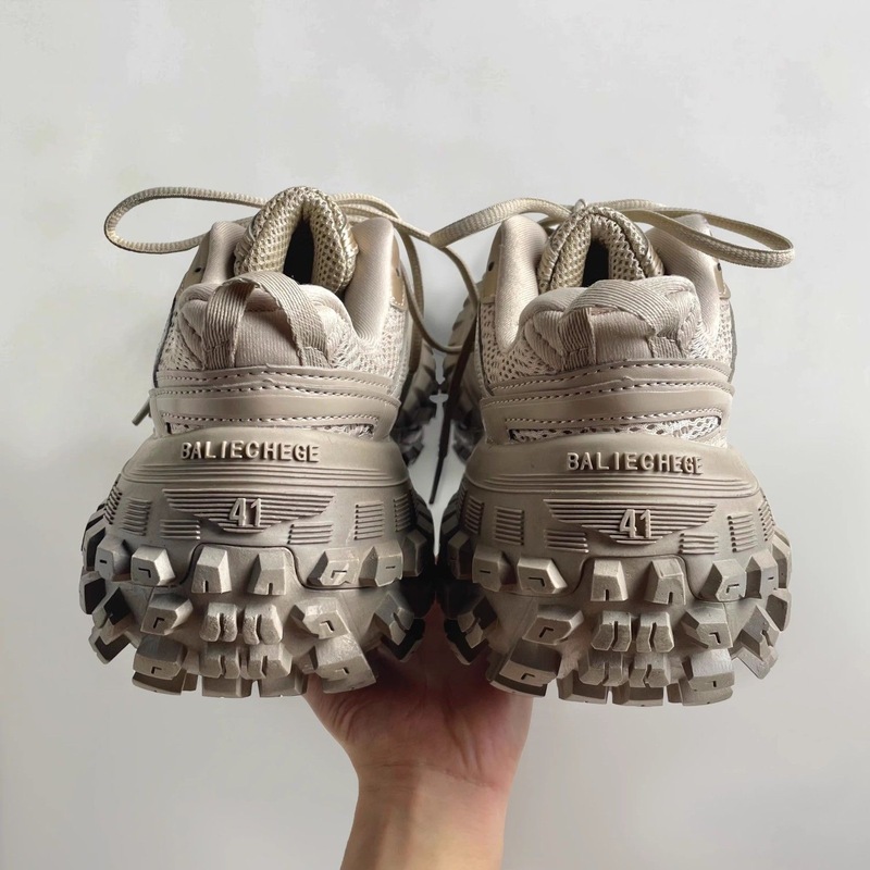 Paris Tire Shoes Men's and Women's Thick Sole Height Increasing Torre Shoes 2025 New Retro Durian Bottom Fried Street Tank Shoes Paris Tire Shoes Men's and Women's Thick Sole Height Increasing Torre Shoes 2025 New Retro Durian Bottom Fried Street Tank Shoes