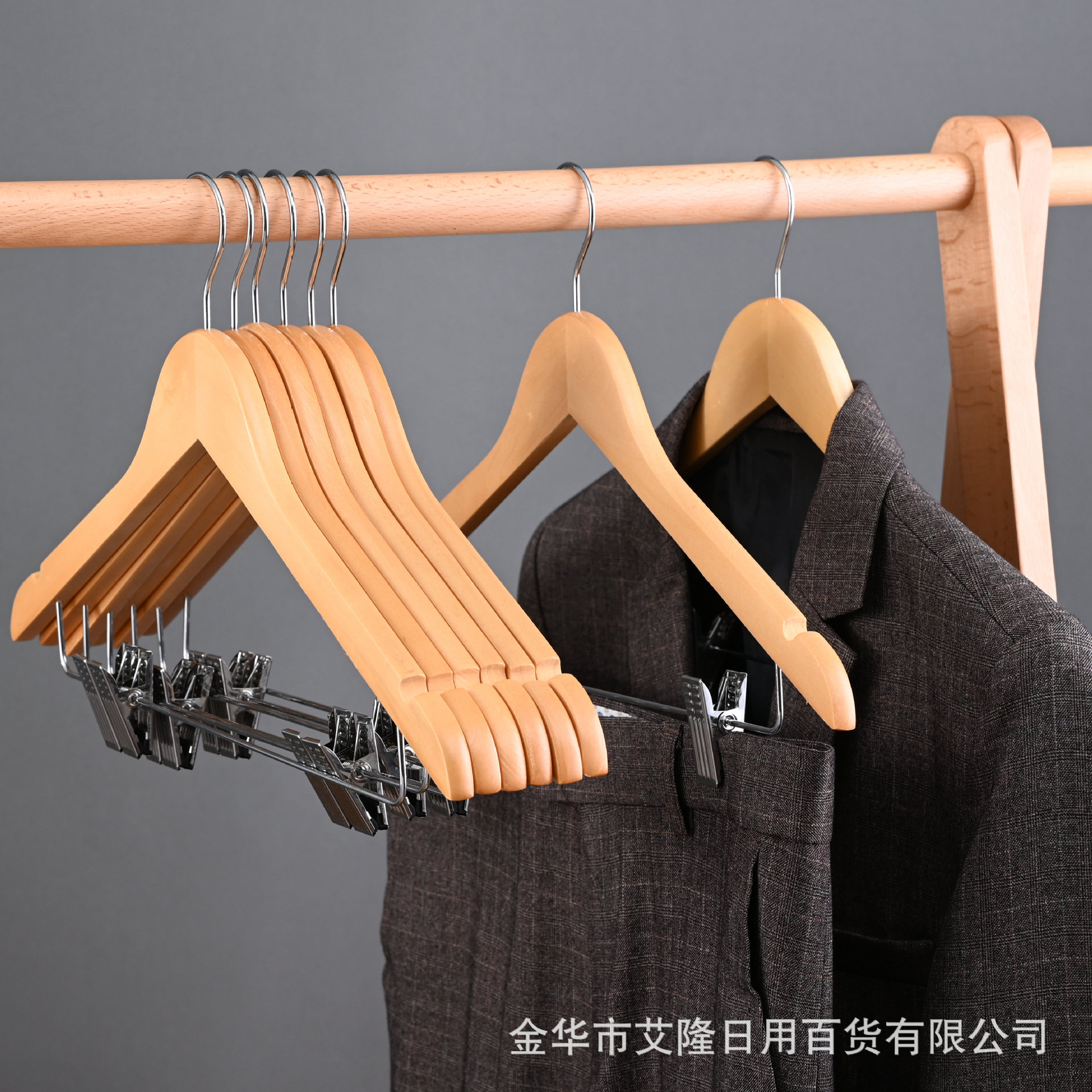 Percha de ropa de madera maciza tienda de ropa Hotel antideslizante percha de ropa de madera sin costura pantalones de madera rack pantalones clip al por mayor