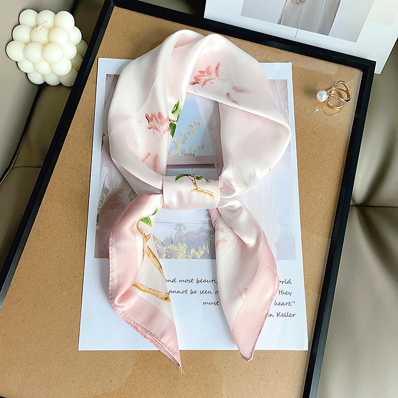 Bufanda de seda, bufanda cuadrada pequeña con cuello, flor rosa claro, bufanda de seda de imitación, viaje de verano para mujer, bufanda pequeña fresca y dulce