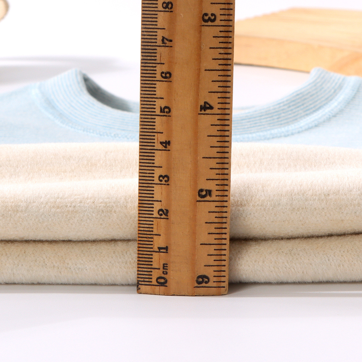 Pijamas calientes para niños con terciopelo engrosado otoño y invierno para hombres y mujeres tesoro hogar en terciopelo para niños grandes chaqueta de otoño conjunto de pantalones de otoño