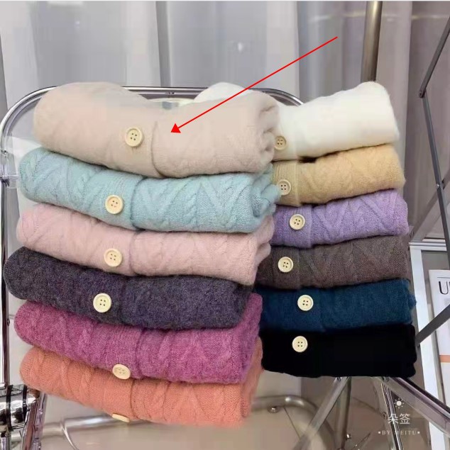 Cardigan de punto de cuello en V de botón único, chaleco de primavera y otoño, nuevo suéter de color sólido coreano, chaleco de caballo, clip de caballo image 13