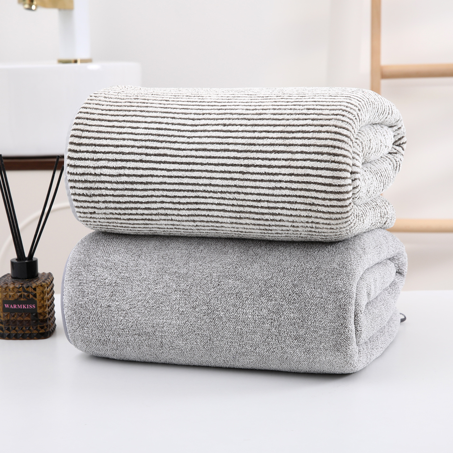 Extra Large Coral Fleece Bath Towel Soft Absorbent Quick Drying_voghion.com