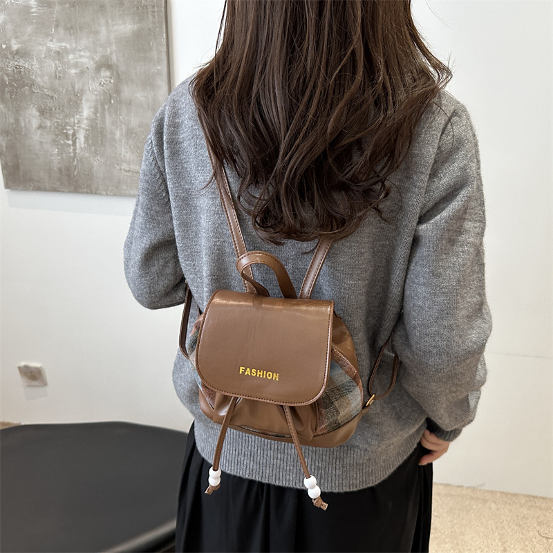 2024 invierno nuevo estilo de diseño de estilo extranjero en la nueva mochila de gran capacidad para estudiantes de viaje ocio mochila de hombro único