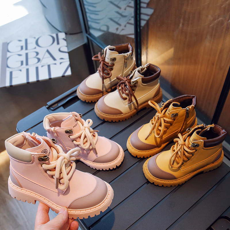 Barnens små gula stövlar 2023 höstnya pojkar engelska martinstövlar flickor korta stövlar enkla stövlar mellanstora_voghion.com