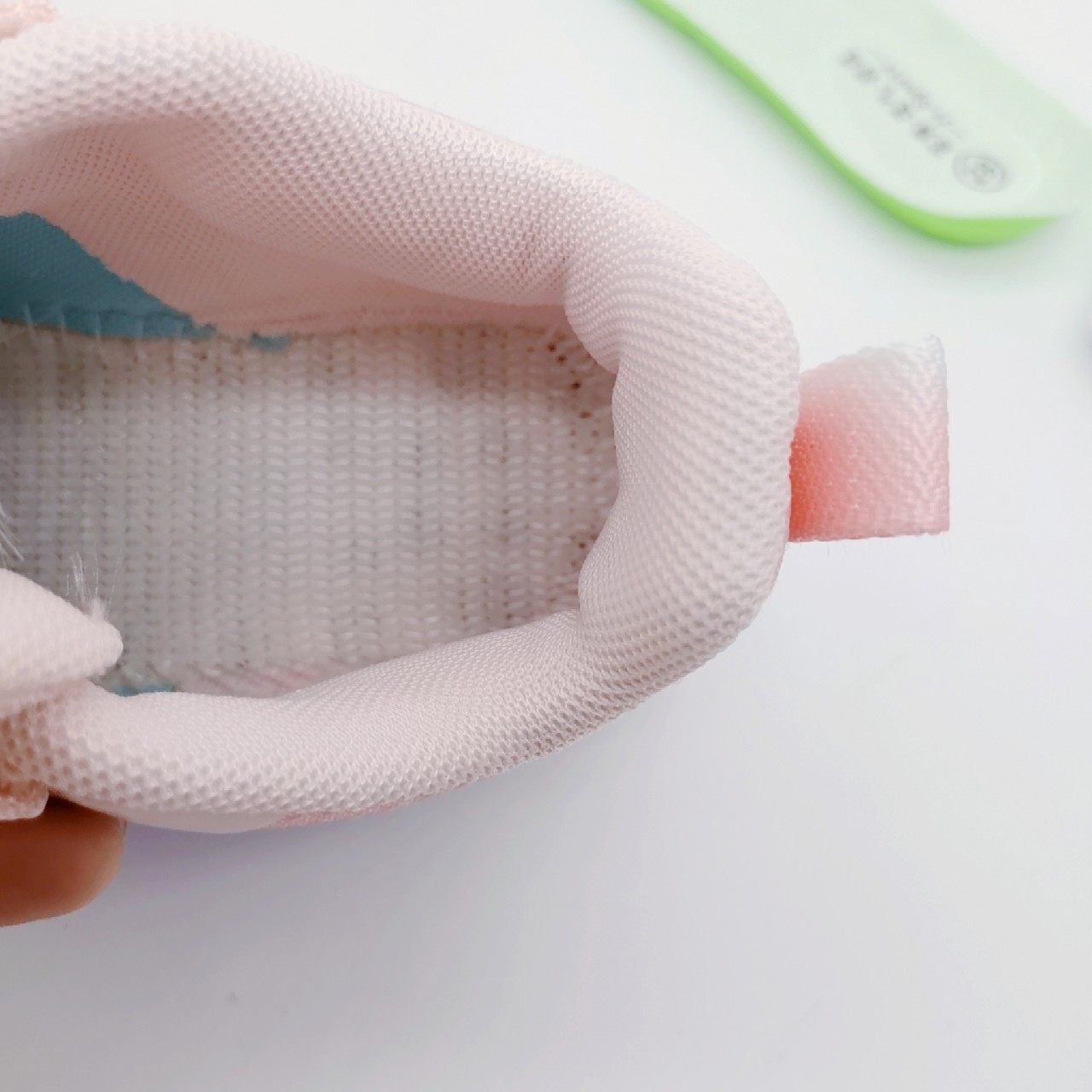 Niñas de otoño red doble 28 - 32 yardas 2025 nuevos zapatos transpirables para niños zapatos de papá zapatos deportivos zapatos de mujer