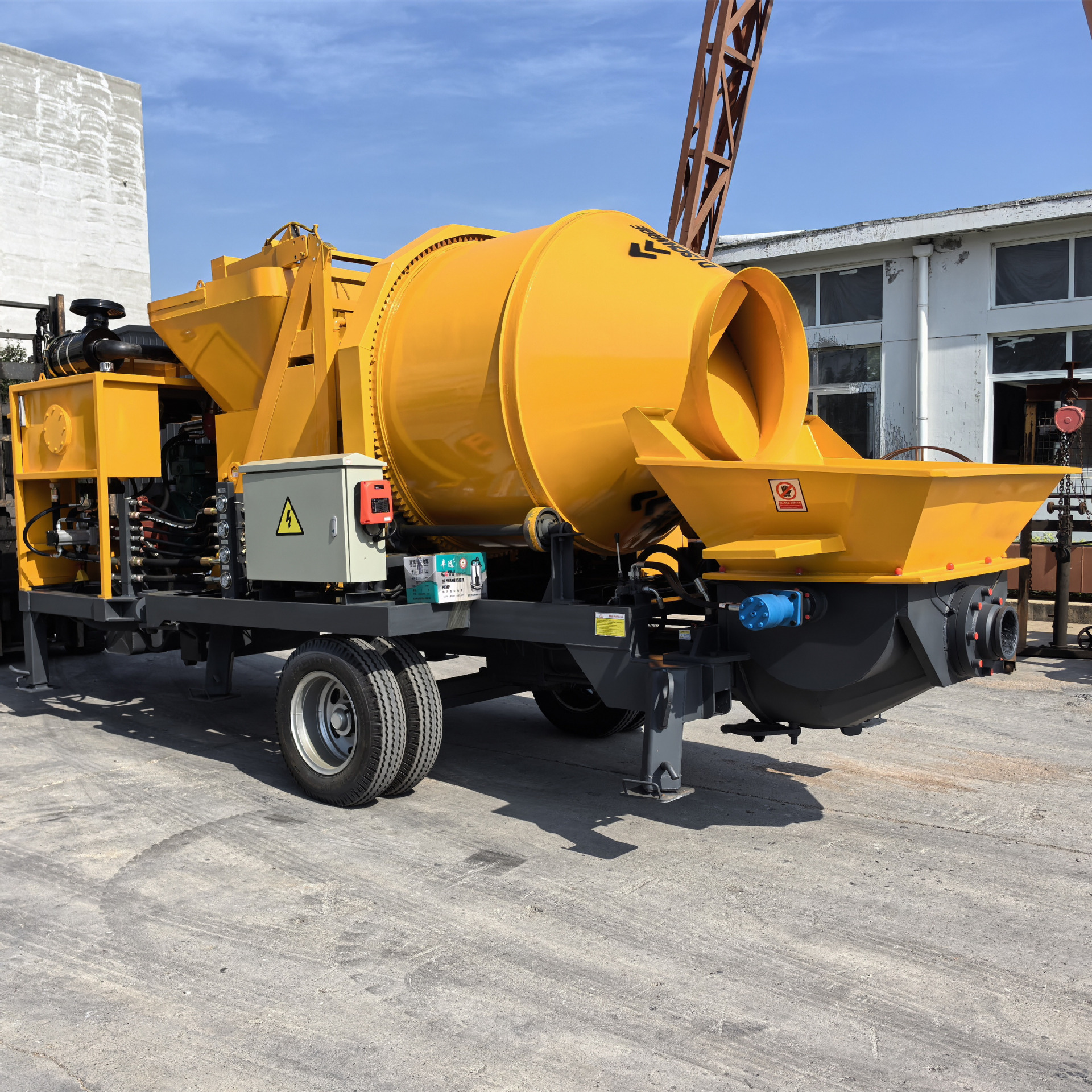 输送搅拌一体机 豫工机械JBS40-10-76R 潍柴华丰发动机40柴油拖泵