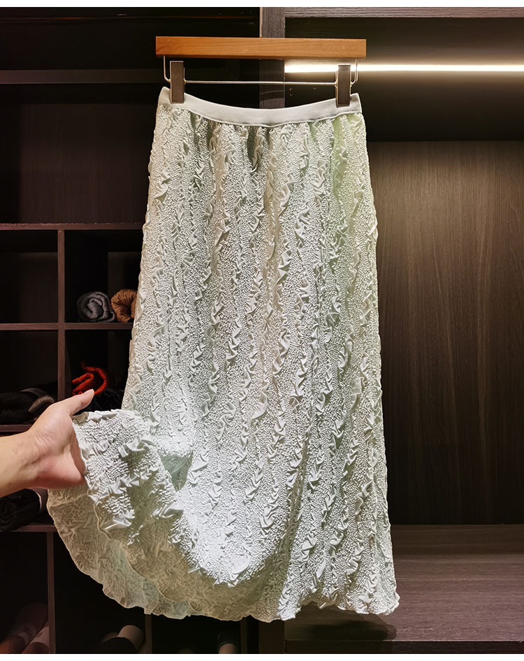 Chân váy xếp ly nữ cạp cao dáng chữ A, vải hoa văn ép hoa, thun lưng co giãn, suông rủ nhẹ — màu đen, Xanh lá cây nhạtcolor, Hồng ngó sen, màu mơ chi tiết 6