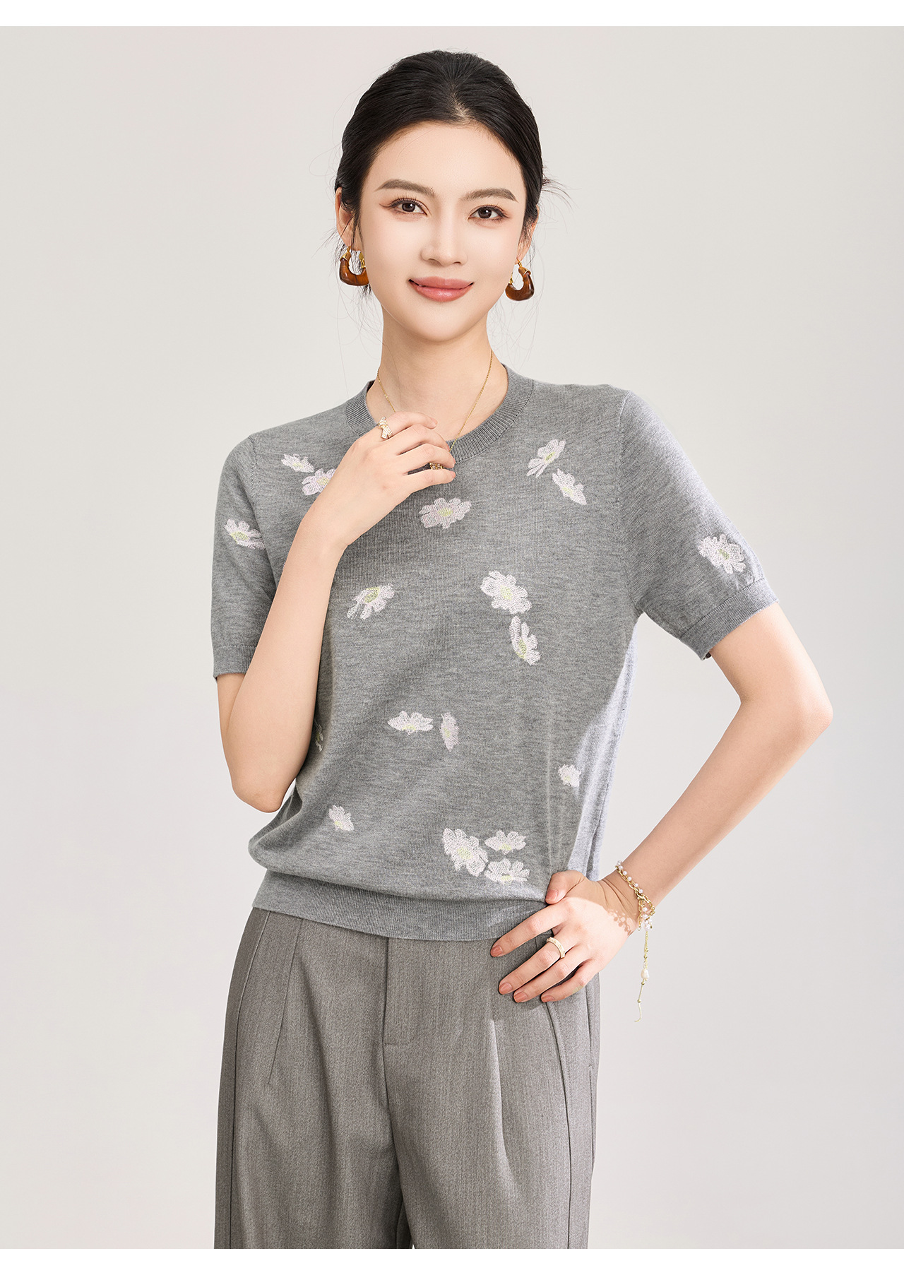 Áo thun cổ tròn len merino siêu mịn thêu hoa — màu trắng ngà chi tiết 19