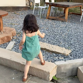 韩国童装女童夏季清凉露背显肤白绿格bai搭好看吊带裙洋气
