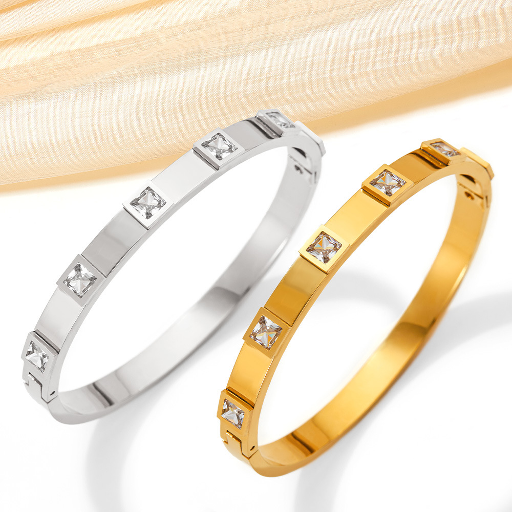 Square Pattern Women'S Gender PVD Coated Real Gold Plated 16K Gold White Gold Plated Gold Plating Square 304 Stainless Steel Elegant Glam Waterproof Non Tarnish 304 Stainless Steel Bangle