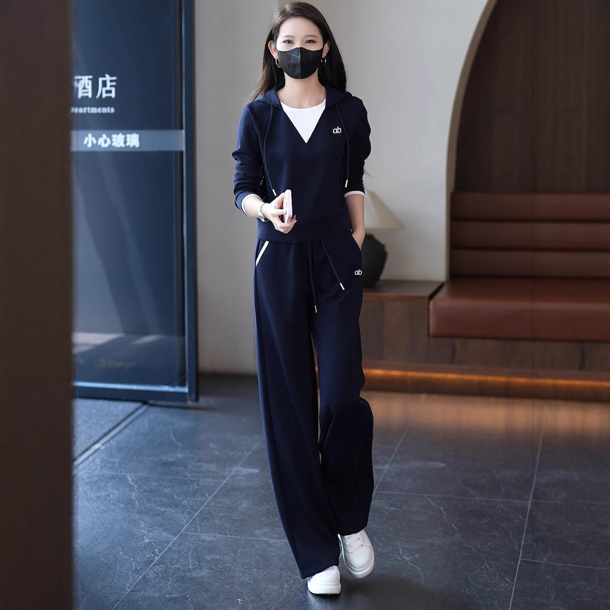 Lazy Style Casual Sports Suit Women's Autumn New Style Splicing Hooded Sweatshirt Wide-Leg Pants Fleece-Lined Thickened Two-Piece Set