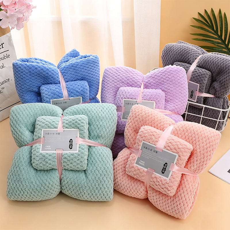 Wholesale transfronterizo toallas de coral toallas de piña toallas de baño de bodas acompañantes regalos de toallas corporativas regalos en stock
