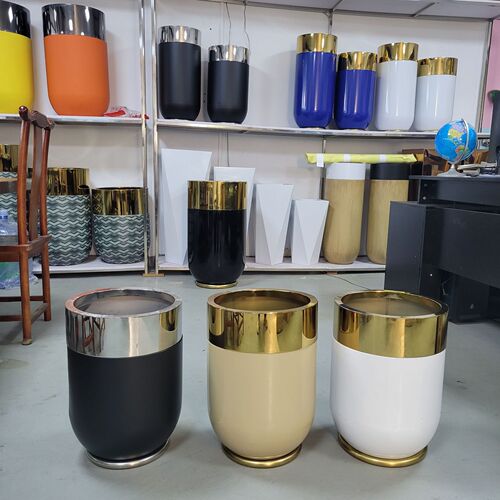 Gold-plated round drum-shaped stainless steel planter pot vessel European and American gold hotel planter production