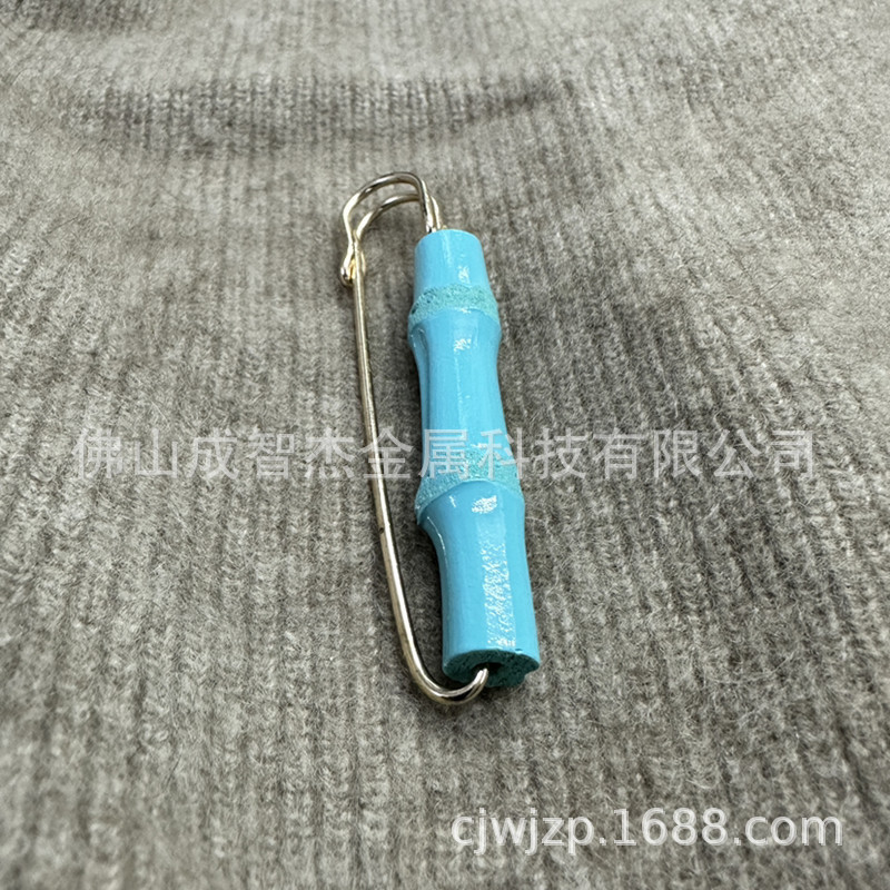 竹子浅蓝扣针 风动墨竹万物有声 入水墨着于裳清风满林 竹叶别针