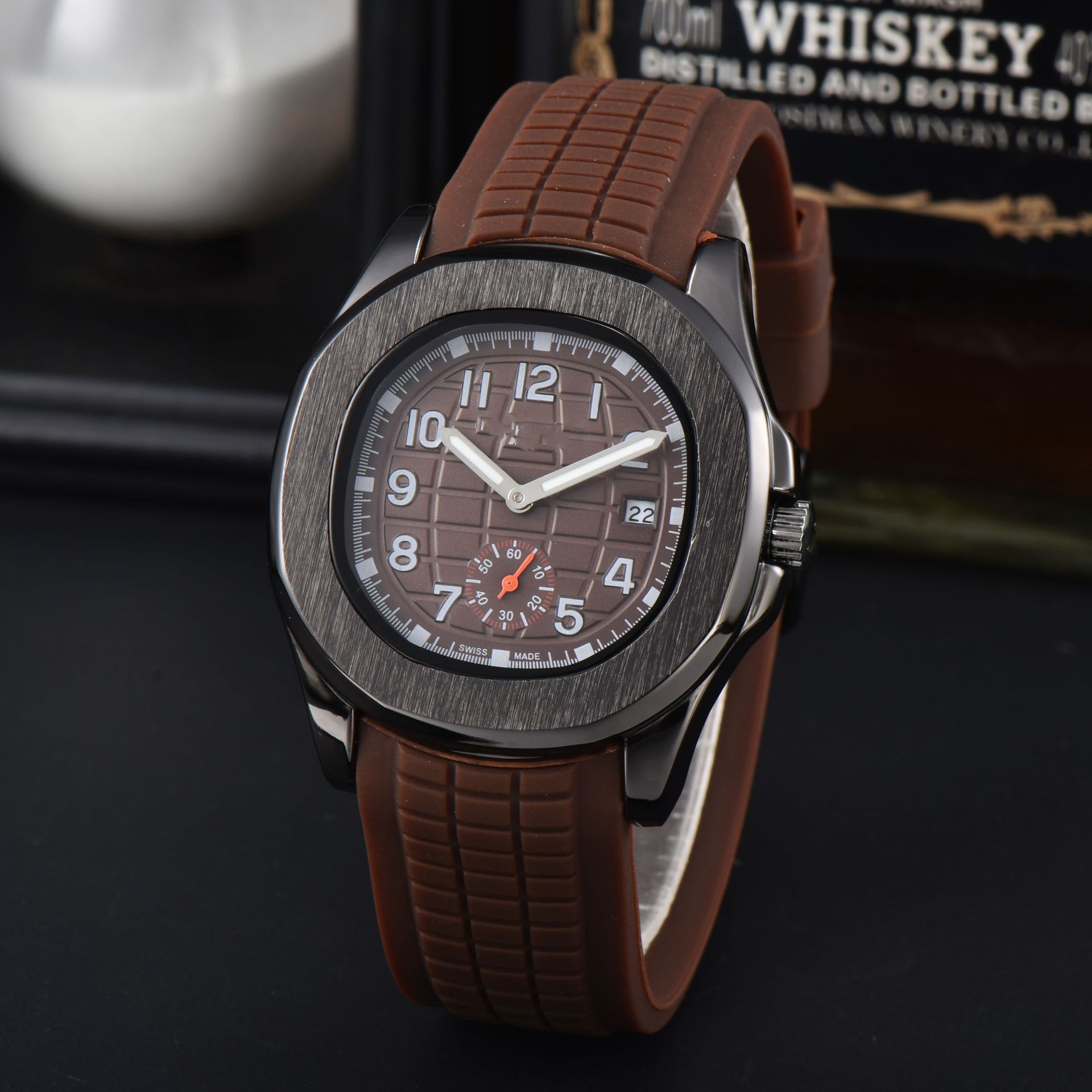 universal quartz watch for leisure