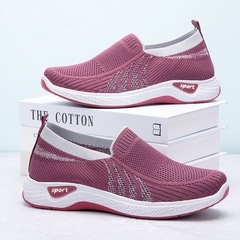 Spring breathable slip-on soft-bottom Old Beijing cloth shoes for women, leisurely medium and old-aged mother shoes with foreign trade fly-knit mesh surface