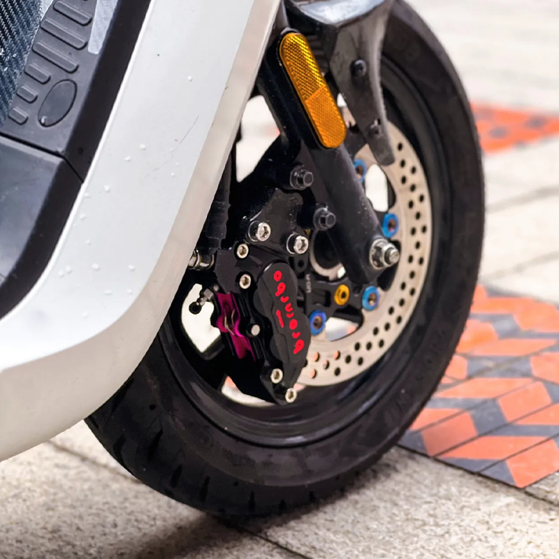 B-brand CNC large caliper 1:1 four-piston caliper No. 9 Mz Maverick NQi AE4AE5 universal brake