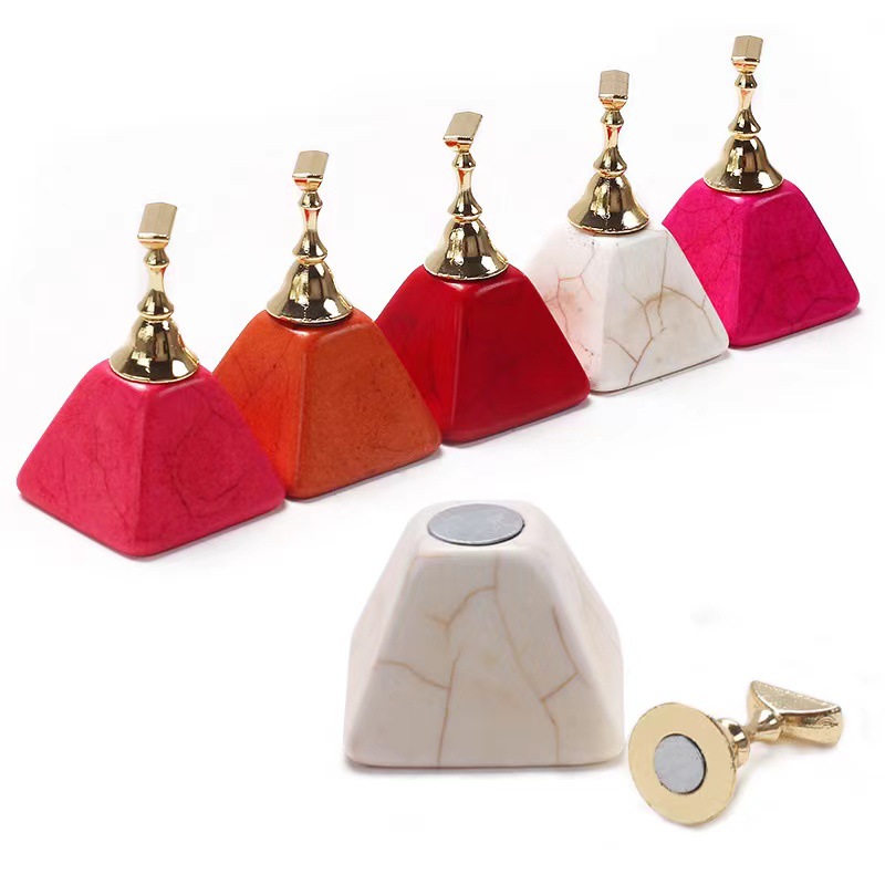 Nuevos productos transfronterizos base de piedra de pino magnetic piezas de manicure piezas de ajedrez de manicure para principiantes manicure师 fijo marco de práctica de manicure