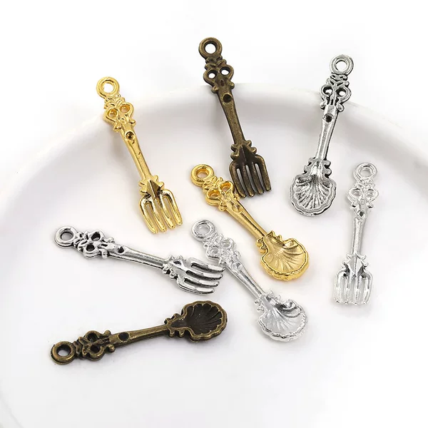 Wholesale Halloween Skull Fork Spoon Life Supplies Pendant DIY Vintage Alloy Jewelry Accessories