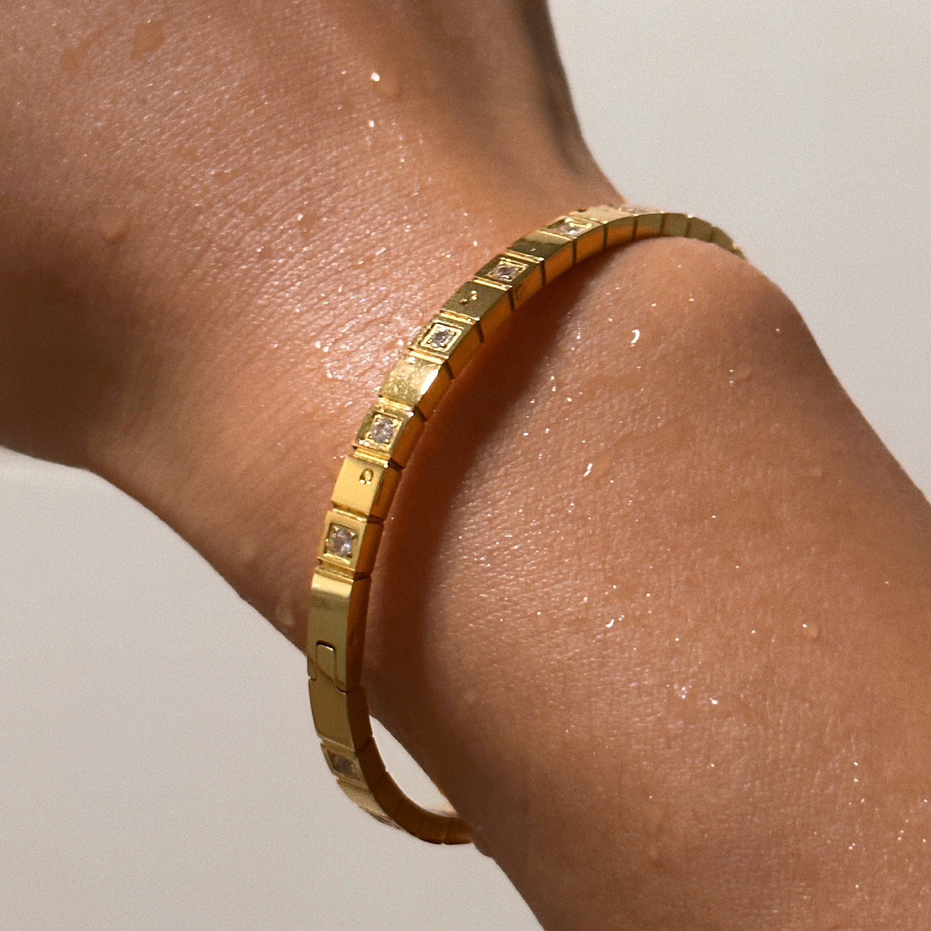 Titanium Steel Material Wholesale Simple Style Eye Titanium Steel 18k Gold Plated Zircon Bangle