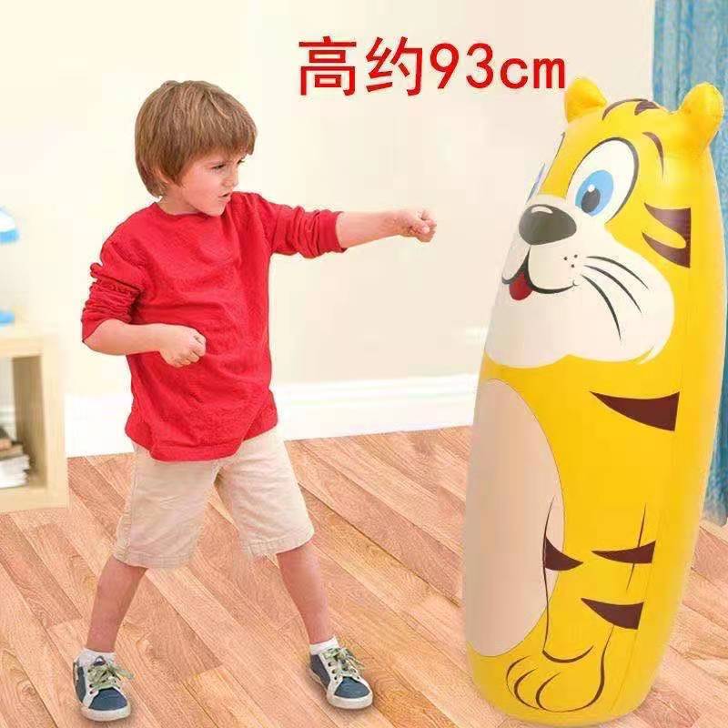 여분의 두꺼운 노란 호랑이